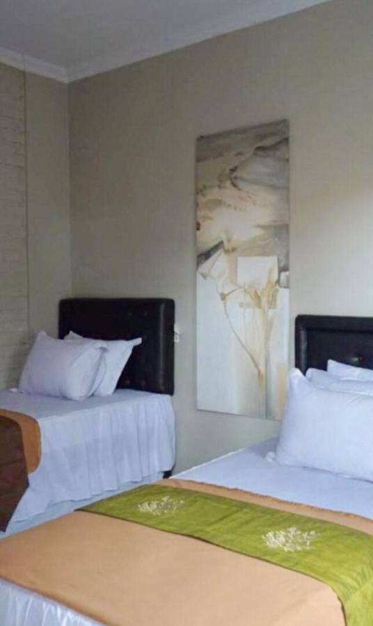 Argya Guesthouse Yogyakarta Kültér fotó